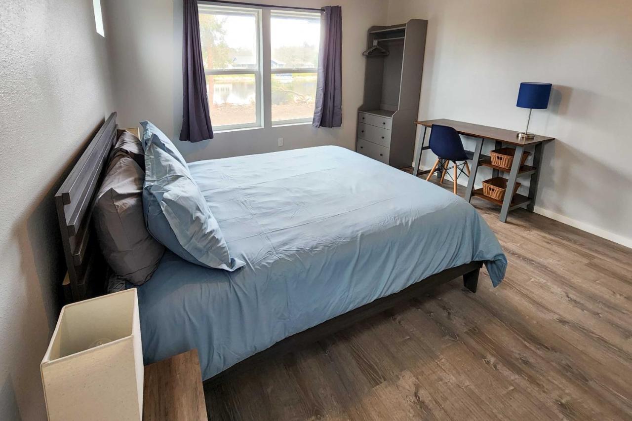 Canal Cottage Retreat With Dock And Waterfront Views Ocean Shores Eksteriør bilde