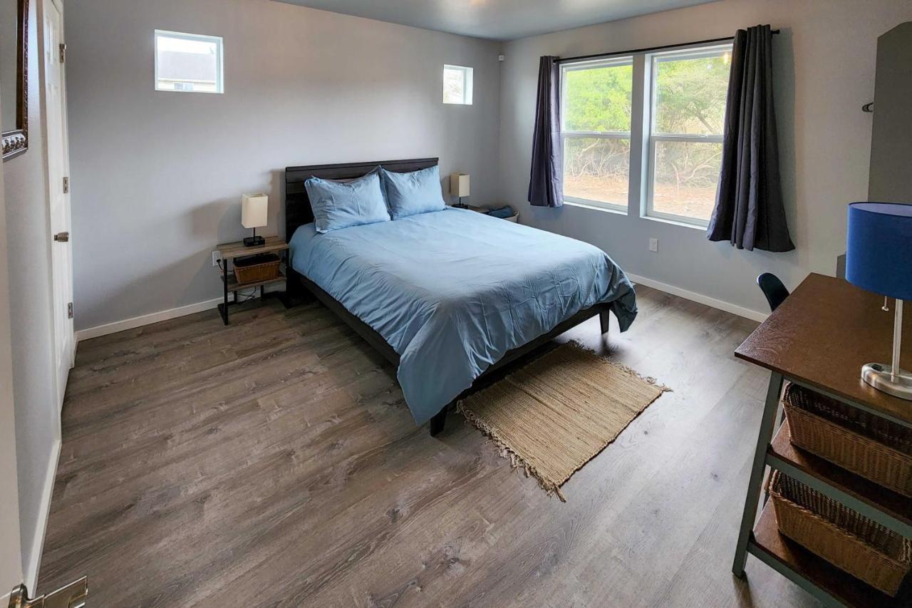 Canal Cottage Retreat With Dock And Waterfront Views Ocean Shores Eksteriør bilde
