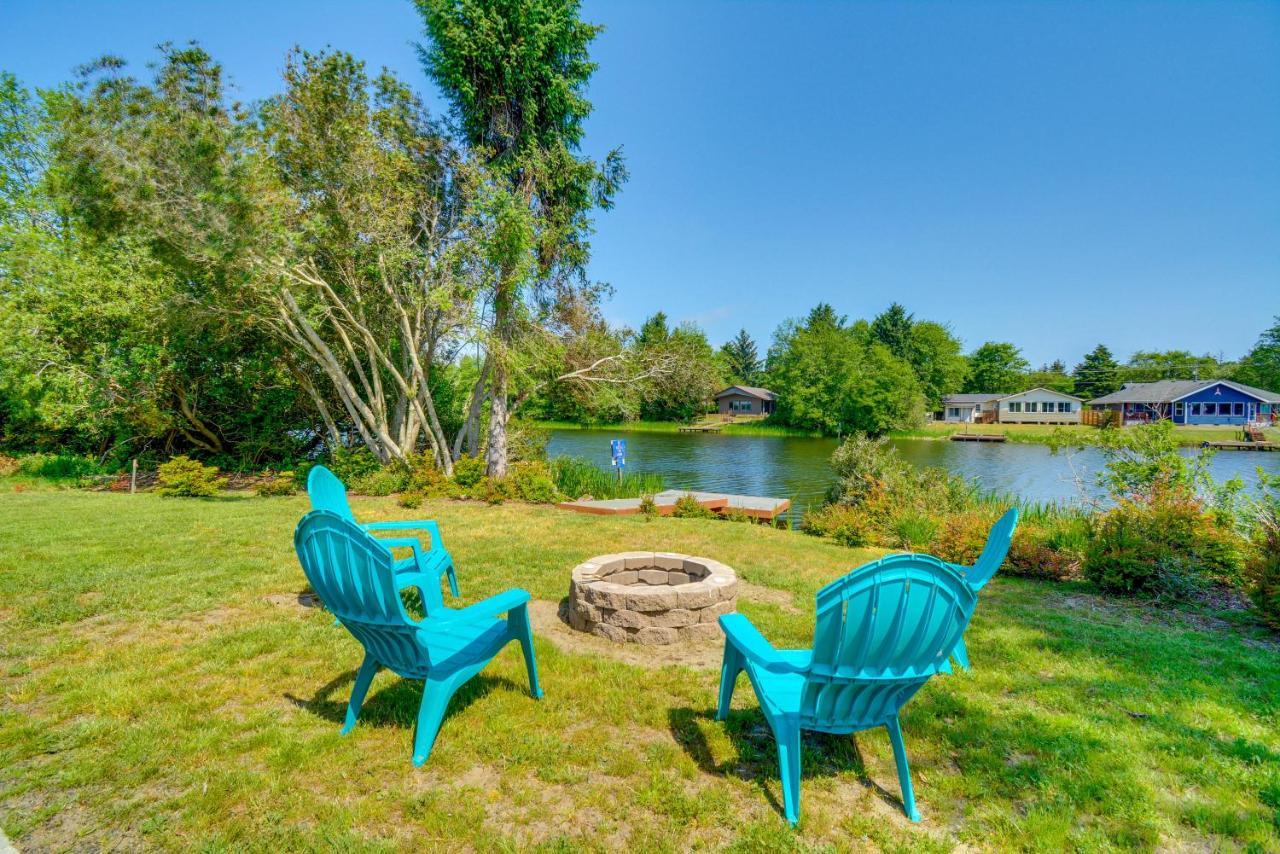Canal Cottage Retreat With Dock And Waterfront Views Ocean Shores Eksteriør bilde